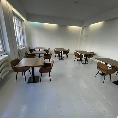 Clermont Airport فندق Aulnat