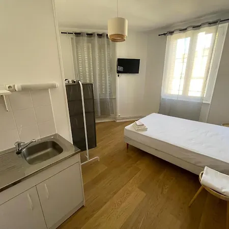 فندق Clermont Airport *